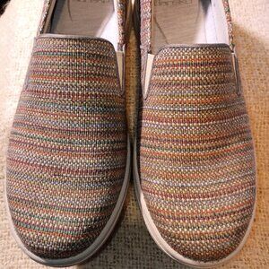 NWOB/Dansko Belle Canvas Casual Loafer Multi Color with Gray Women Size 42/11